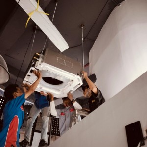 AIR CONDITIONER